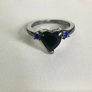 Sapphire heart ring